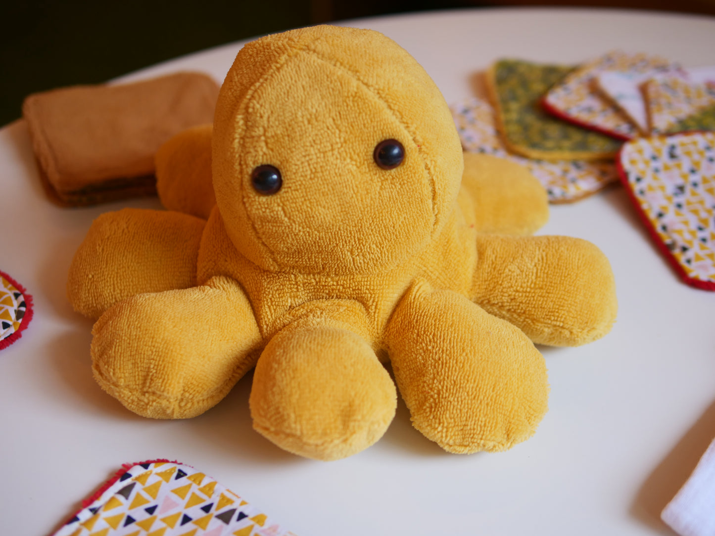 Doudou pieuvre jaune moutarde